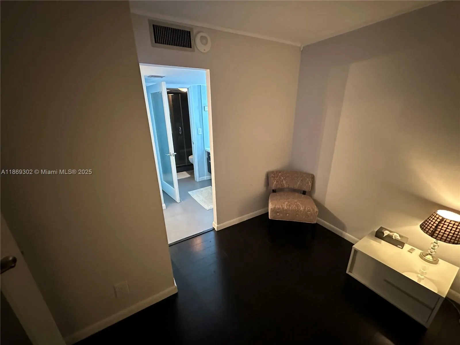 100 Bayview Dr, #221