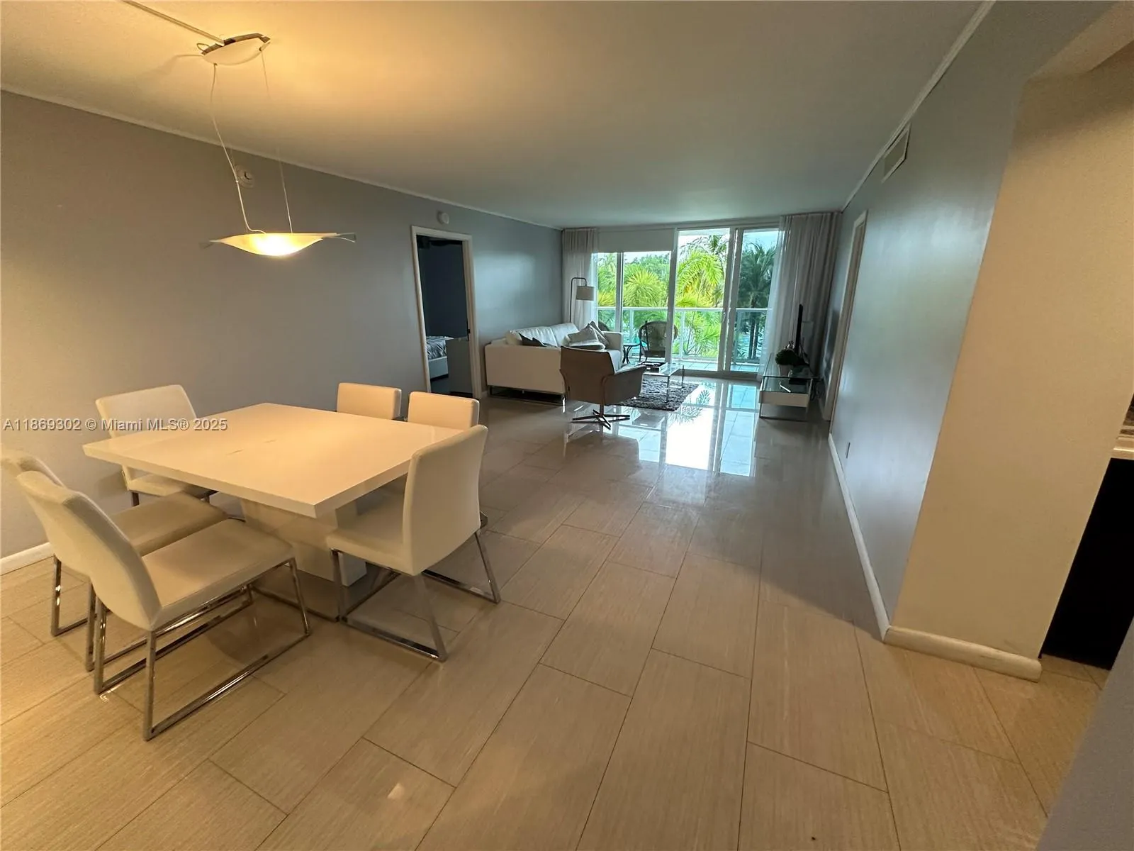 100 Bayview Dr, #221