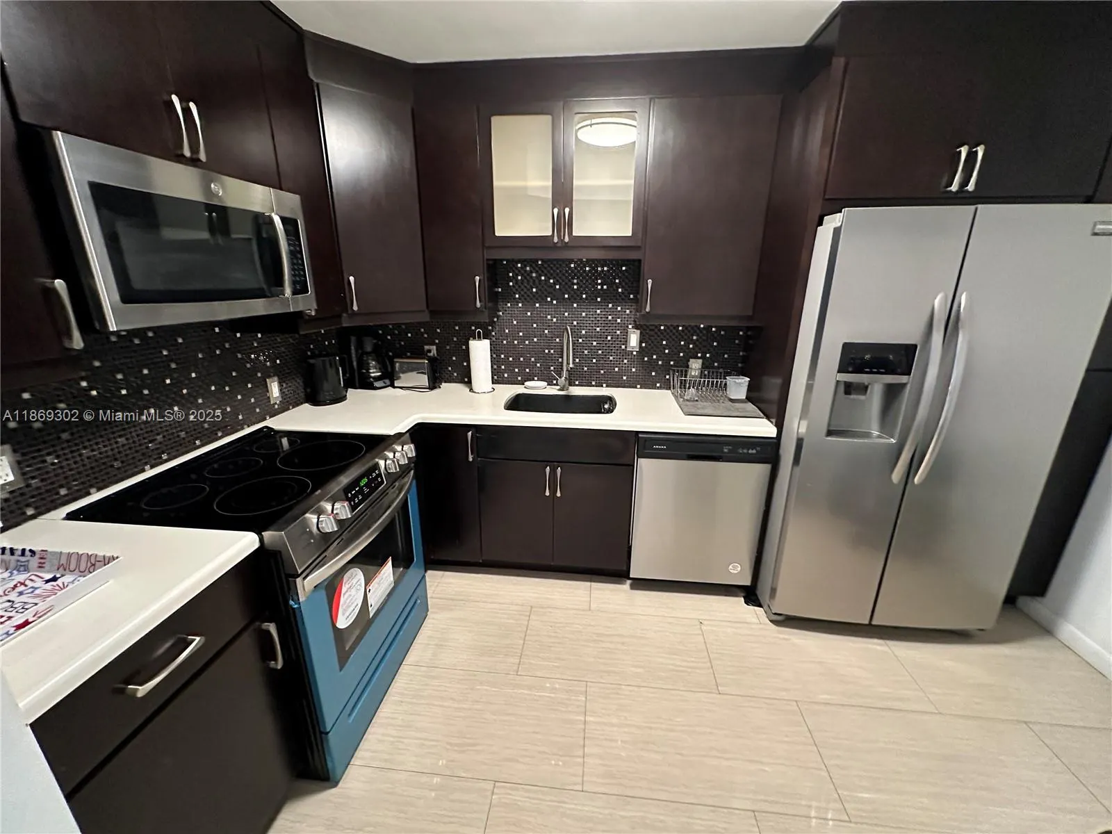 100 Bayview Dr, #221