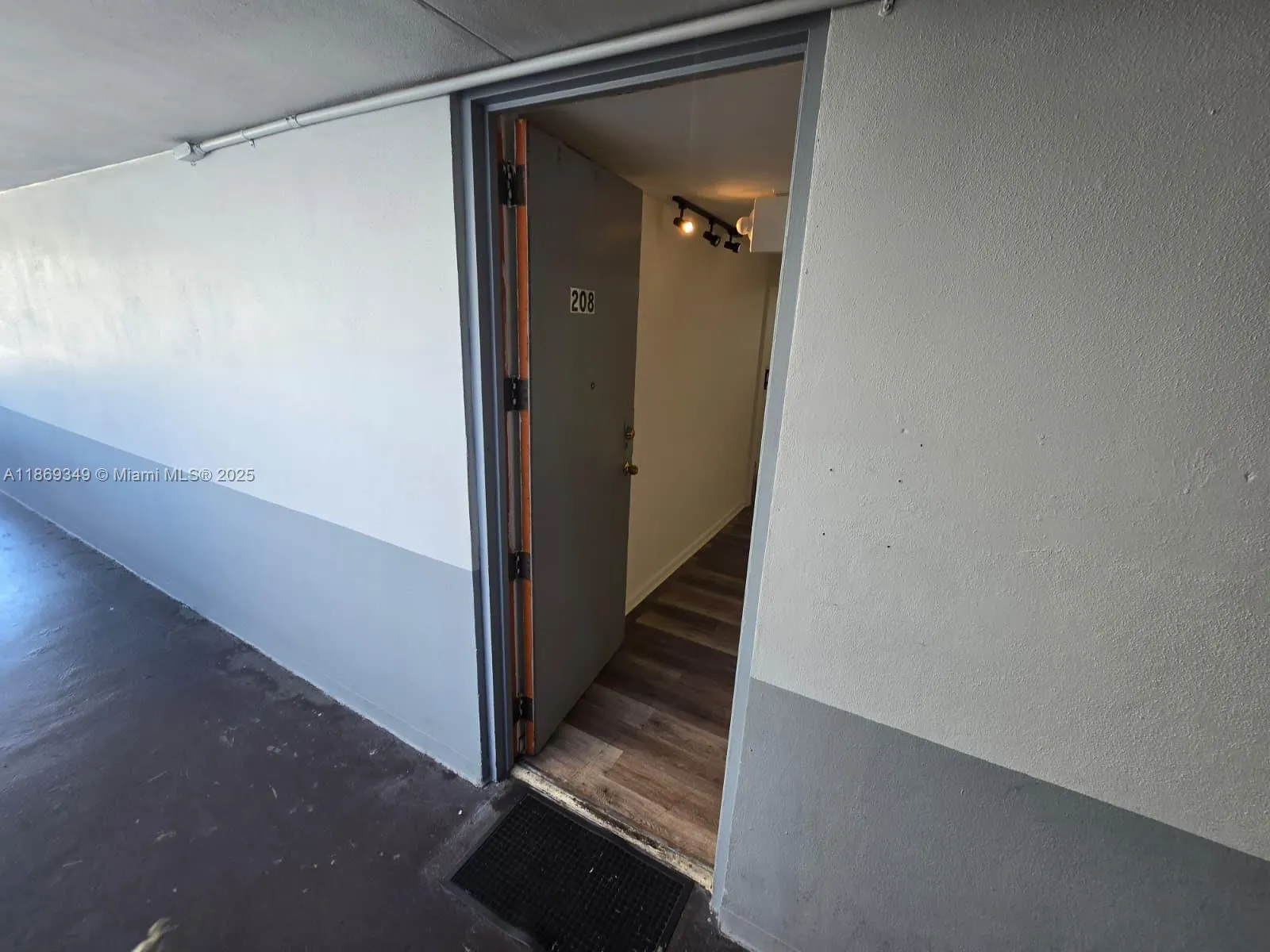 2501 N State Road 7, #208
