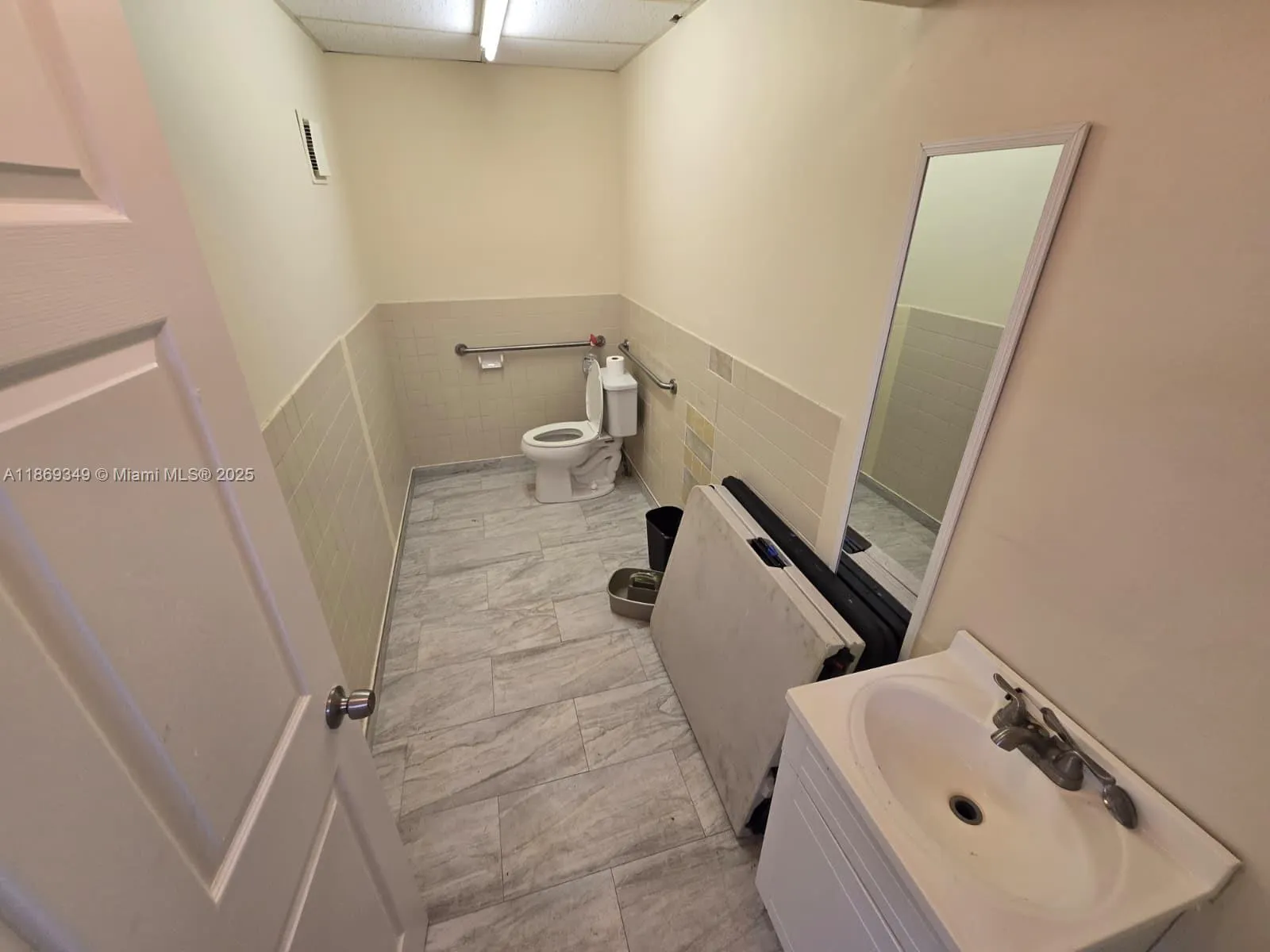 2501 N State Road 7, #208