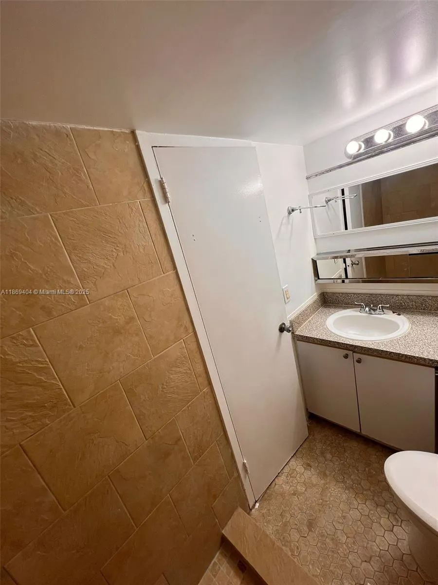 1800 Sans Souci Blvd, #106