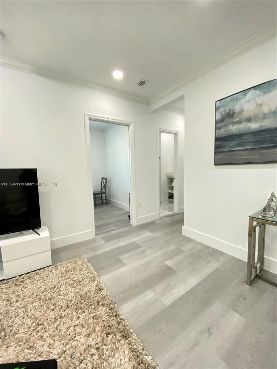 311 SW 27th Ave, #3