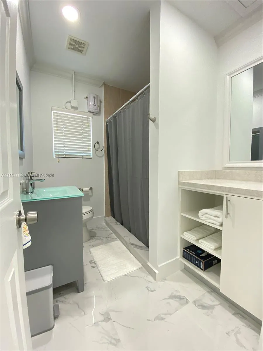 311 SW 27th Ave, #3
