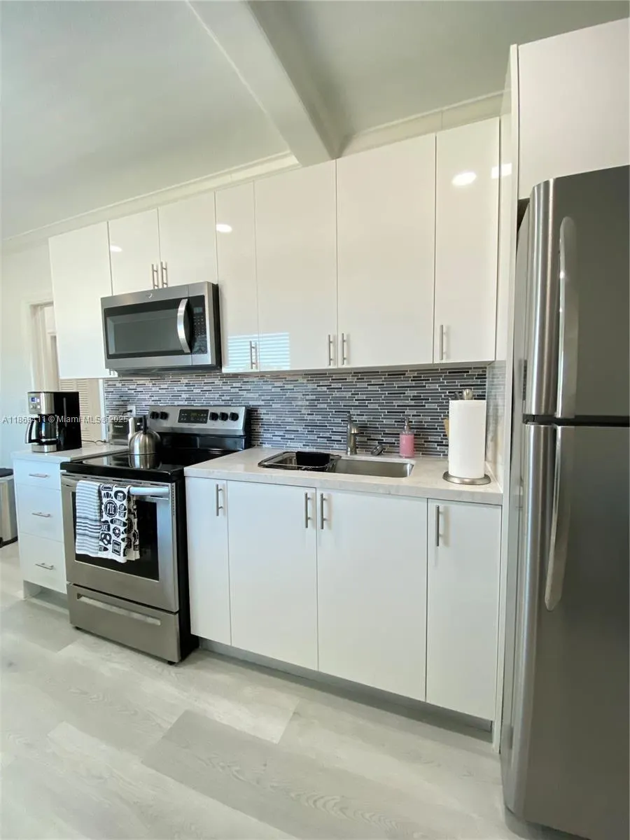 311 SW 27th Ave, #3