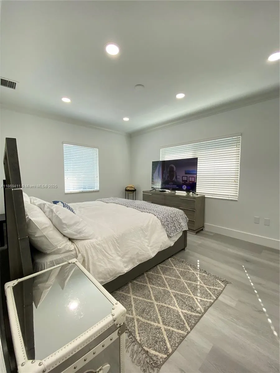 311 SW 27th Ave, #3