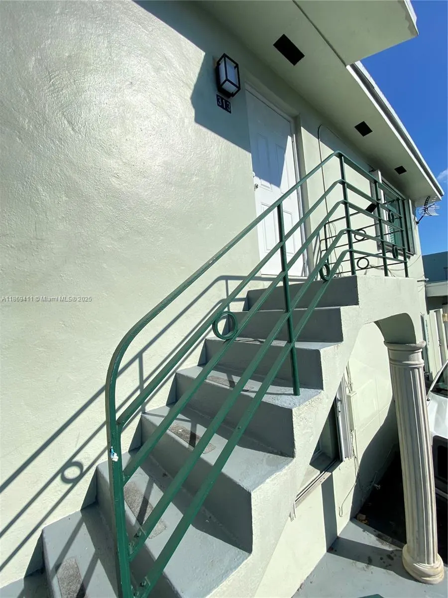 311 SW 27th Ave, #3