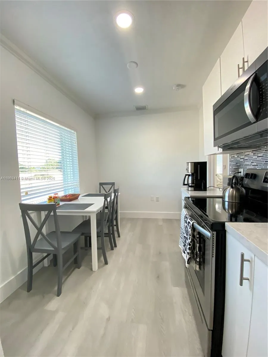311 SW 27th Ave, #3
