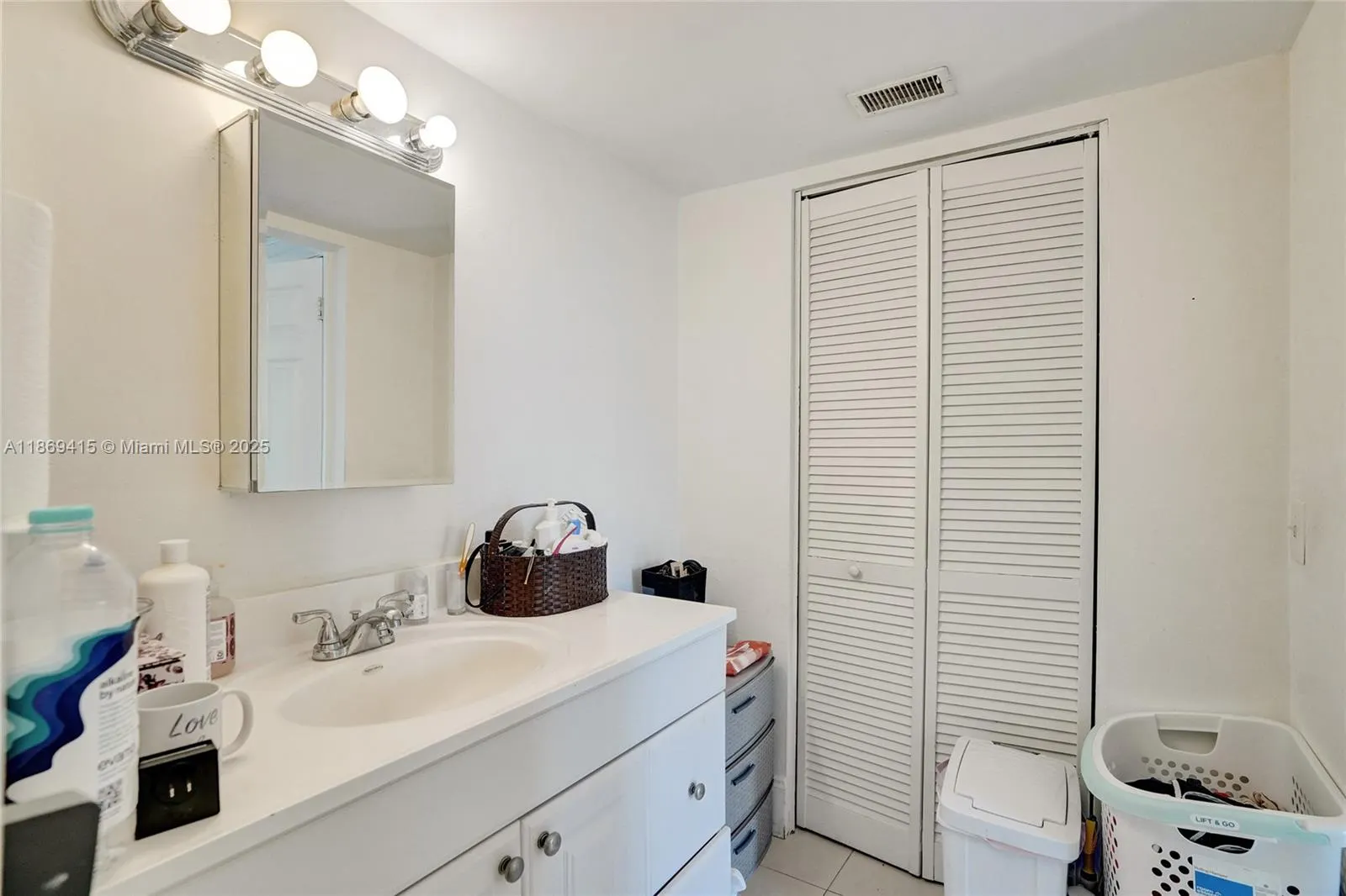 1801 S Treasure Dr, #329