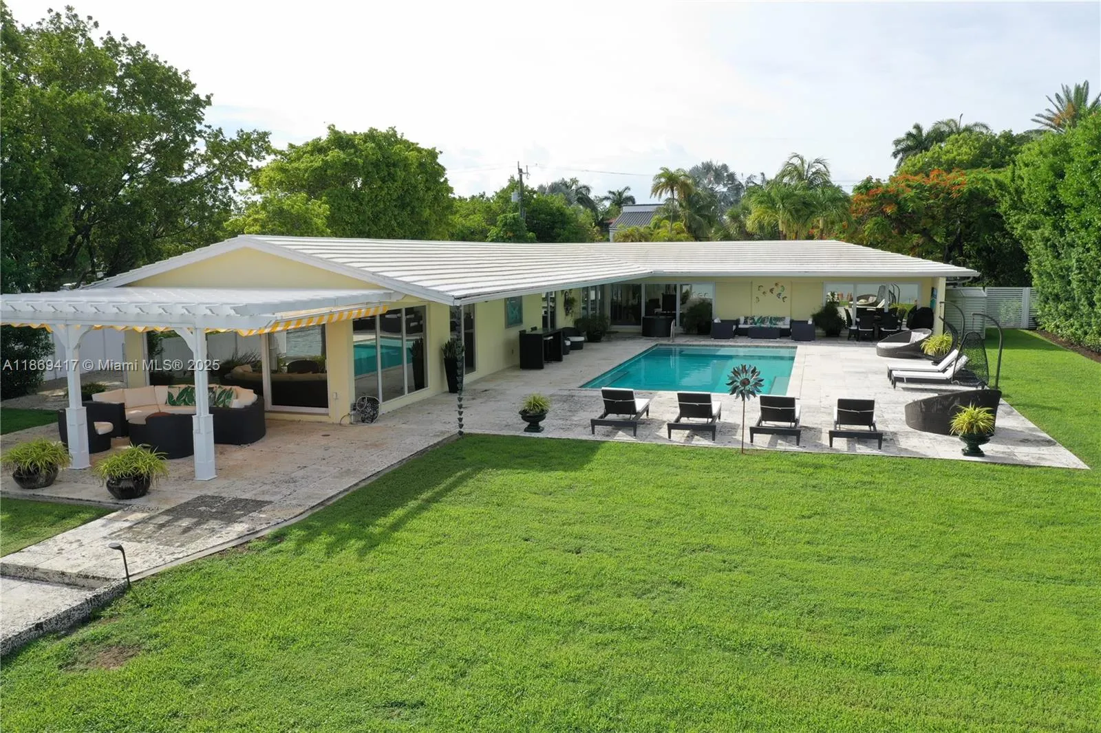 200 Harbor Dr