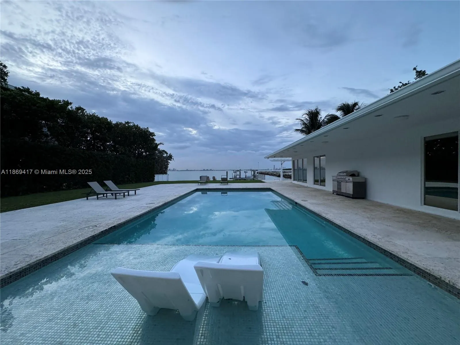 200 Harbor Dr