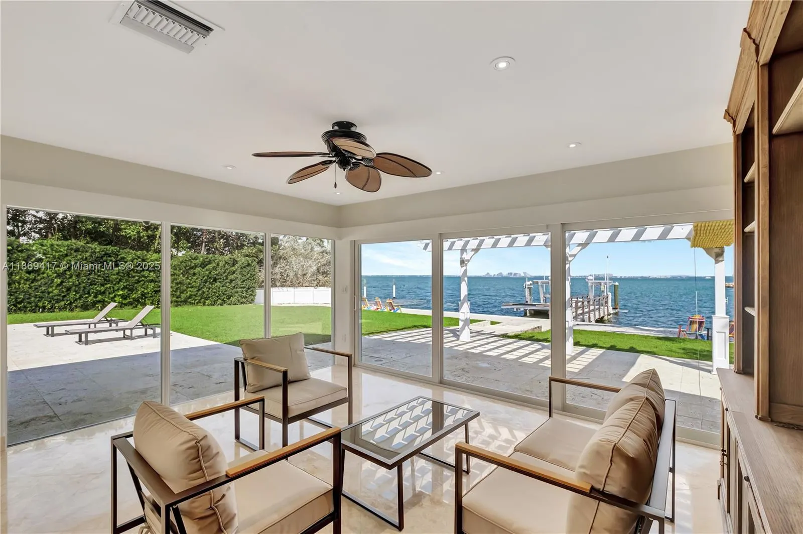 200 Harbor Dr