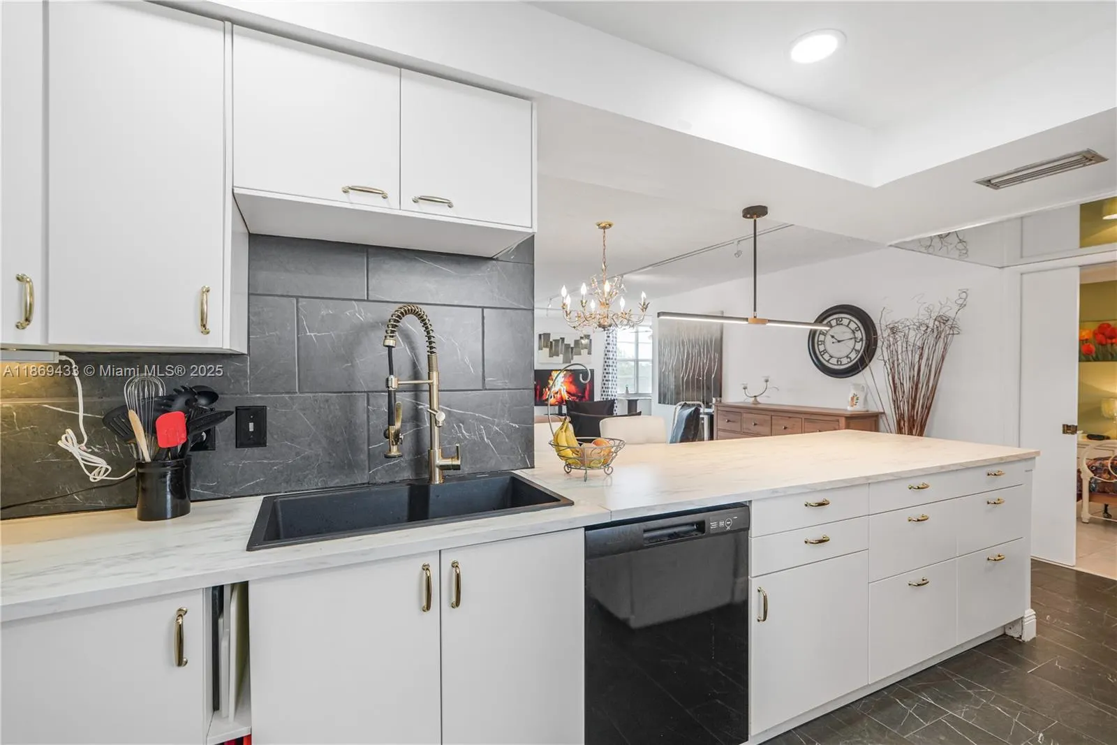 6100 NW 2nd Ave, #423