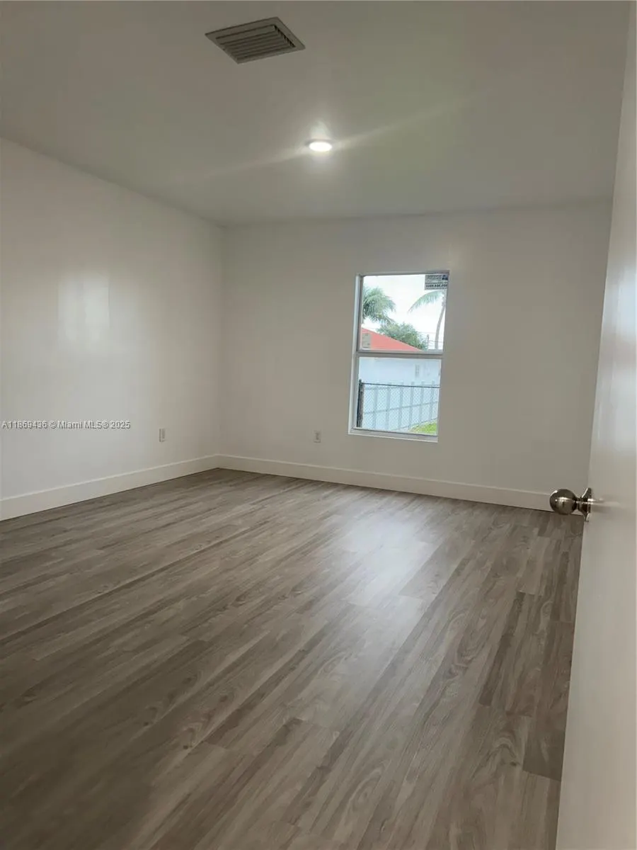526 NW 6th