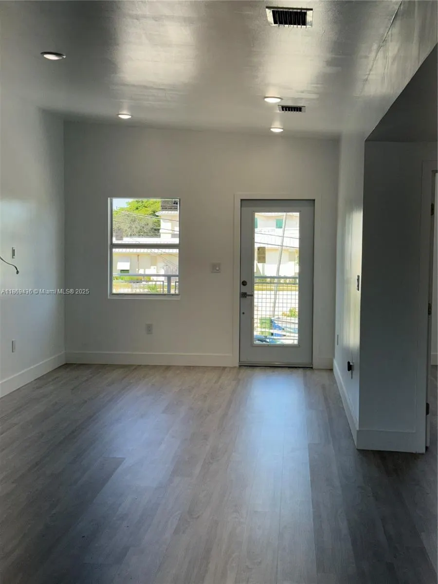 526 NW 6th