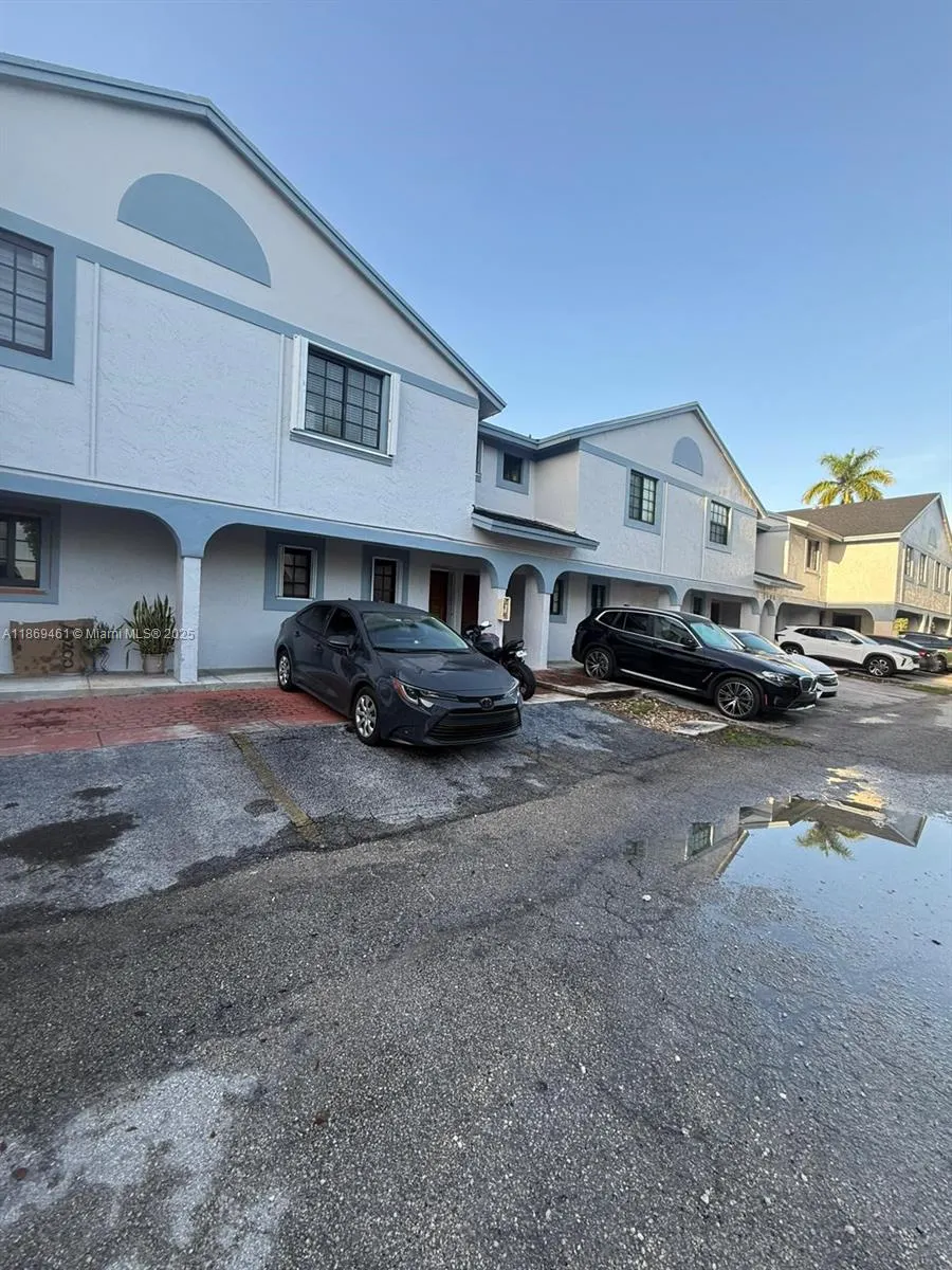 1595 SW 122nd Ave, #4-6