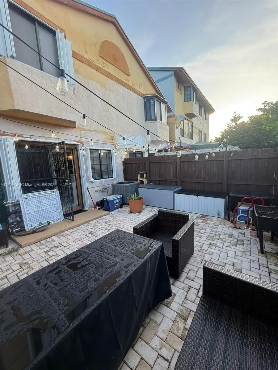 1595 SW 122nd Ave, #4-6