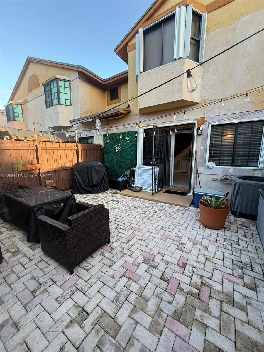 1595 SW 122nd Ave, #4-6