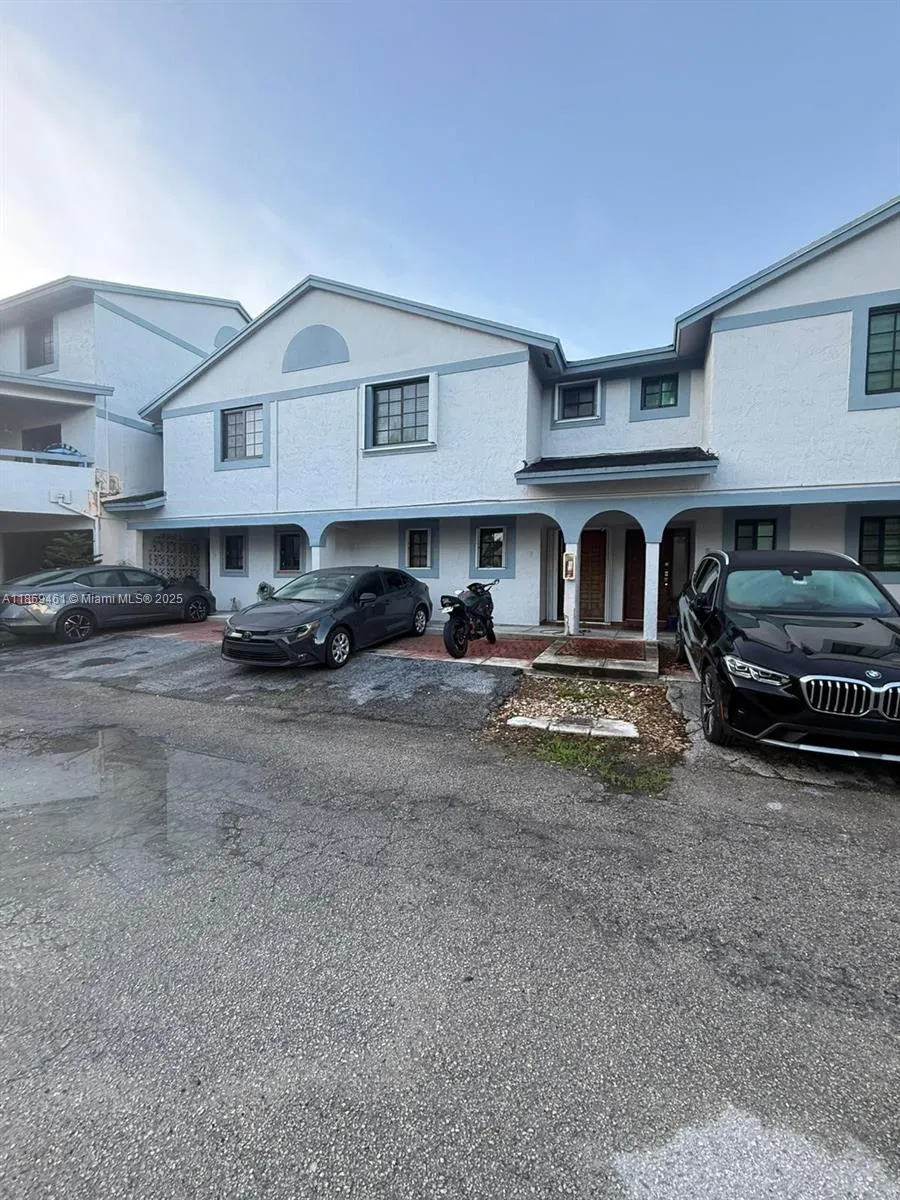 1595 SW 122nd Ave, #4-6