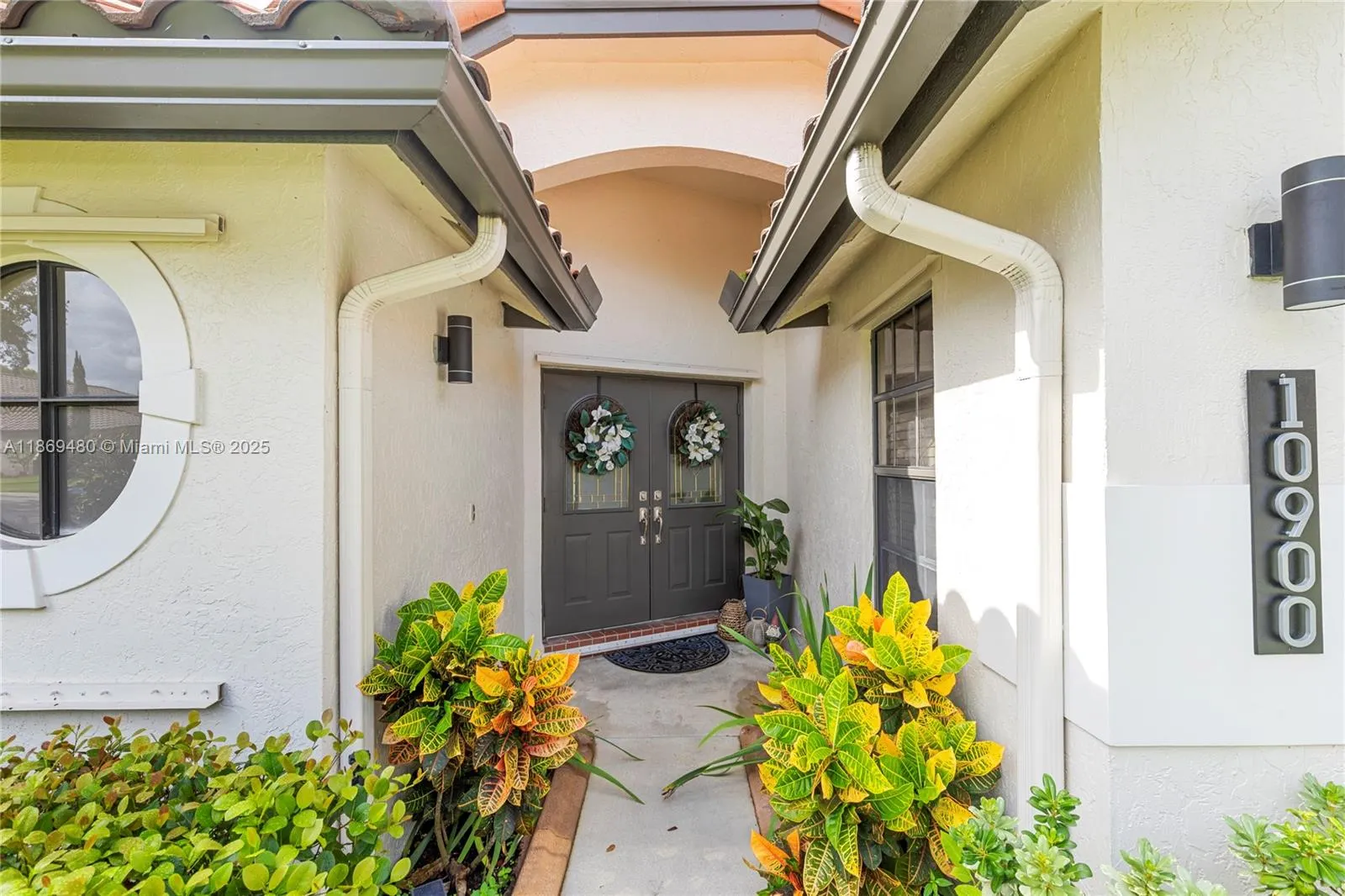 10900 NW 18th Ct
