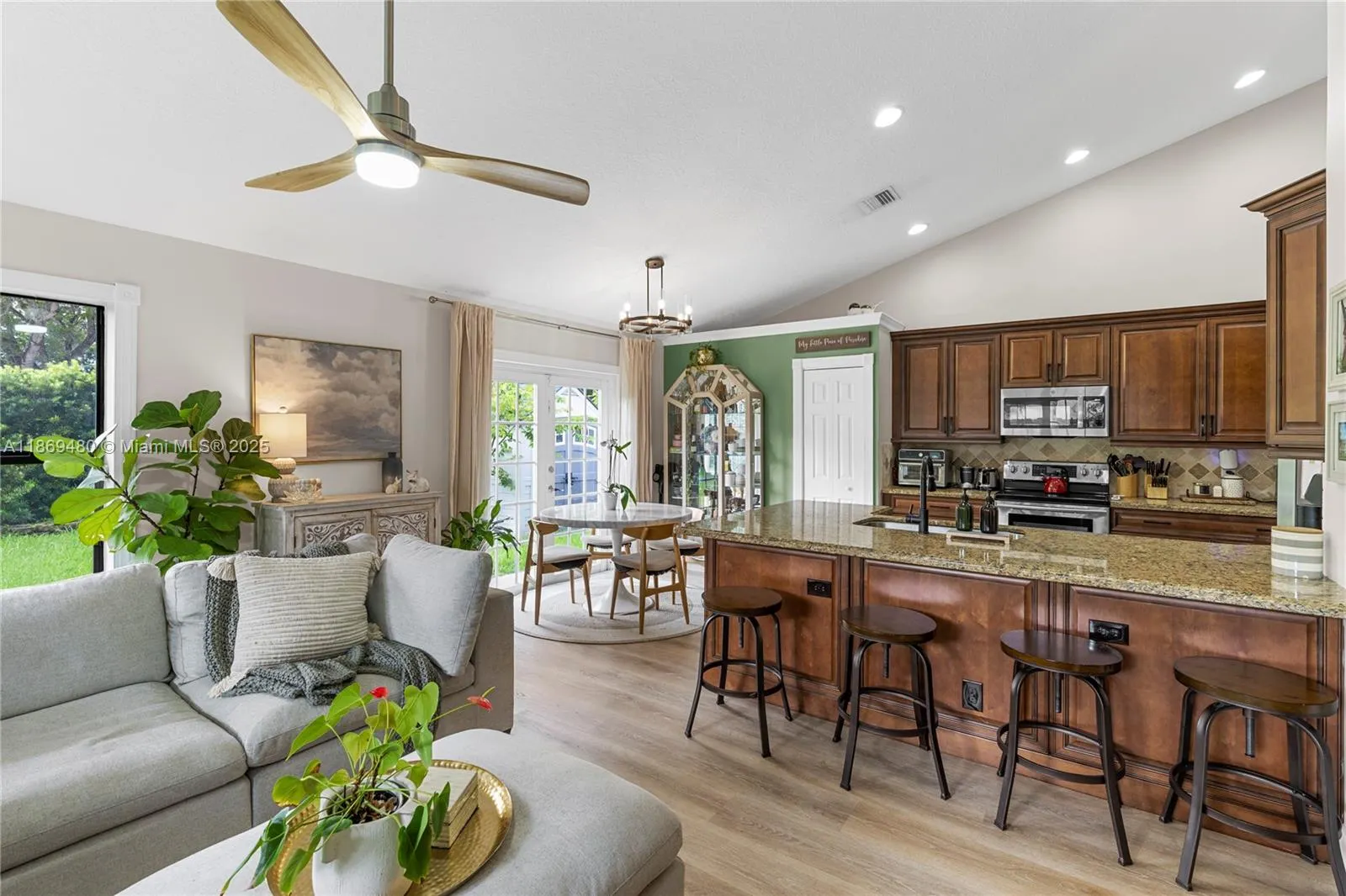 10900 NW 18th Ct