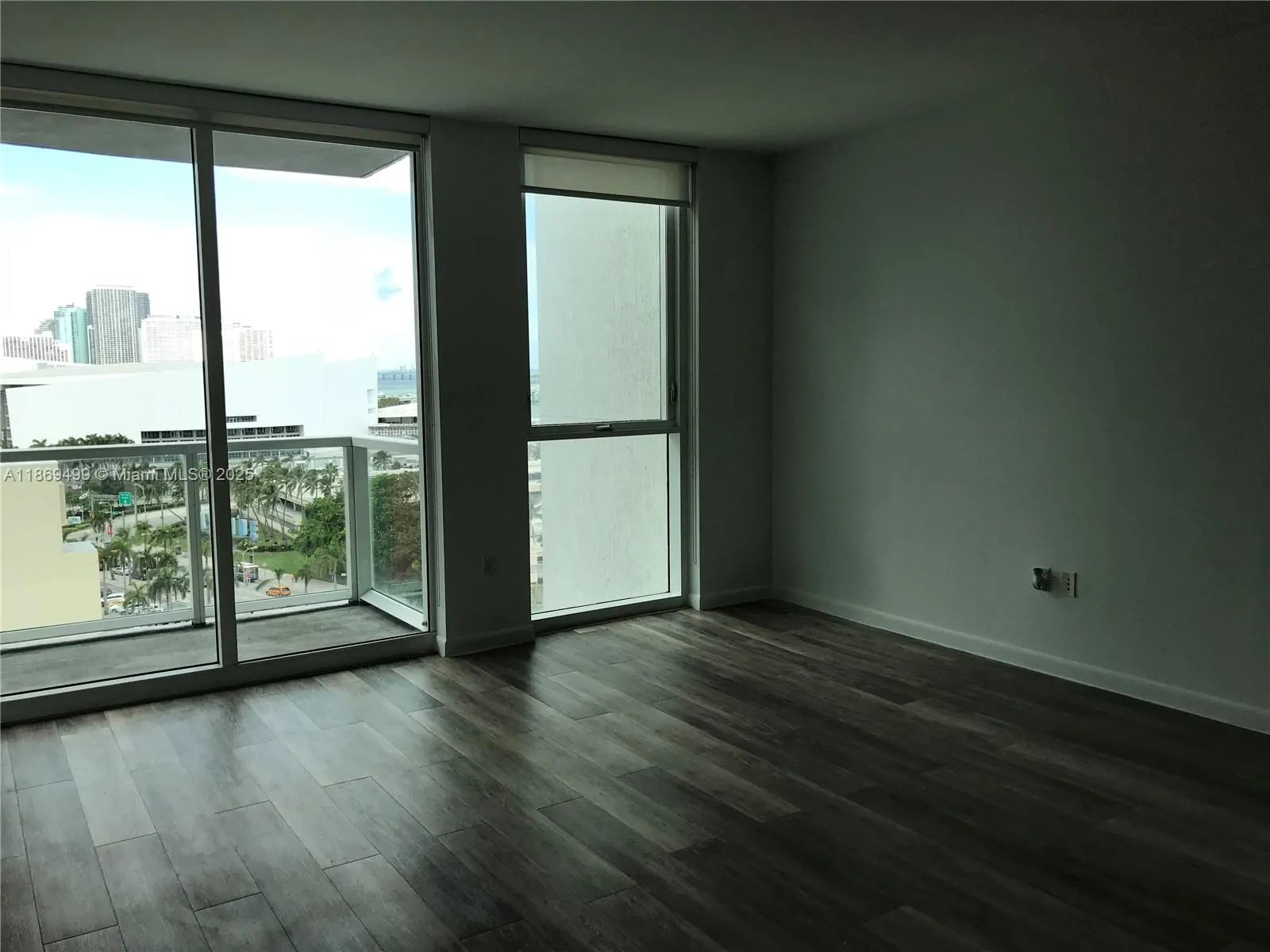 244 Biscayne Blvd, #1104