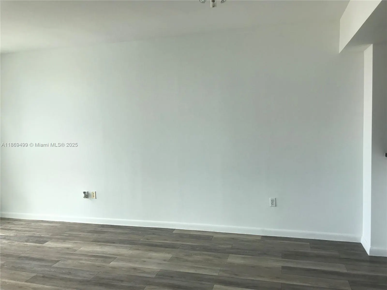 244 Biscayne Blvd, #1104
