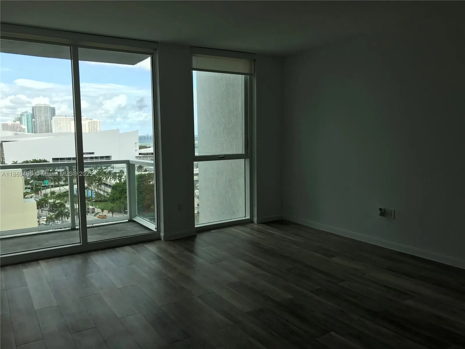244 Biscayne Blvd, #1104