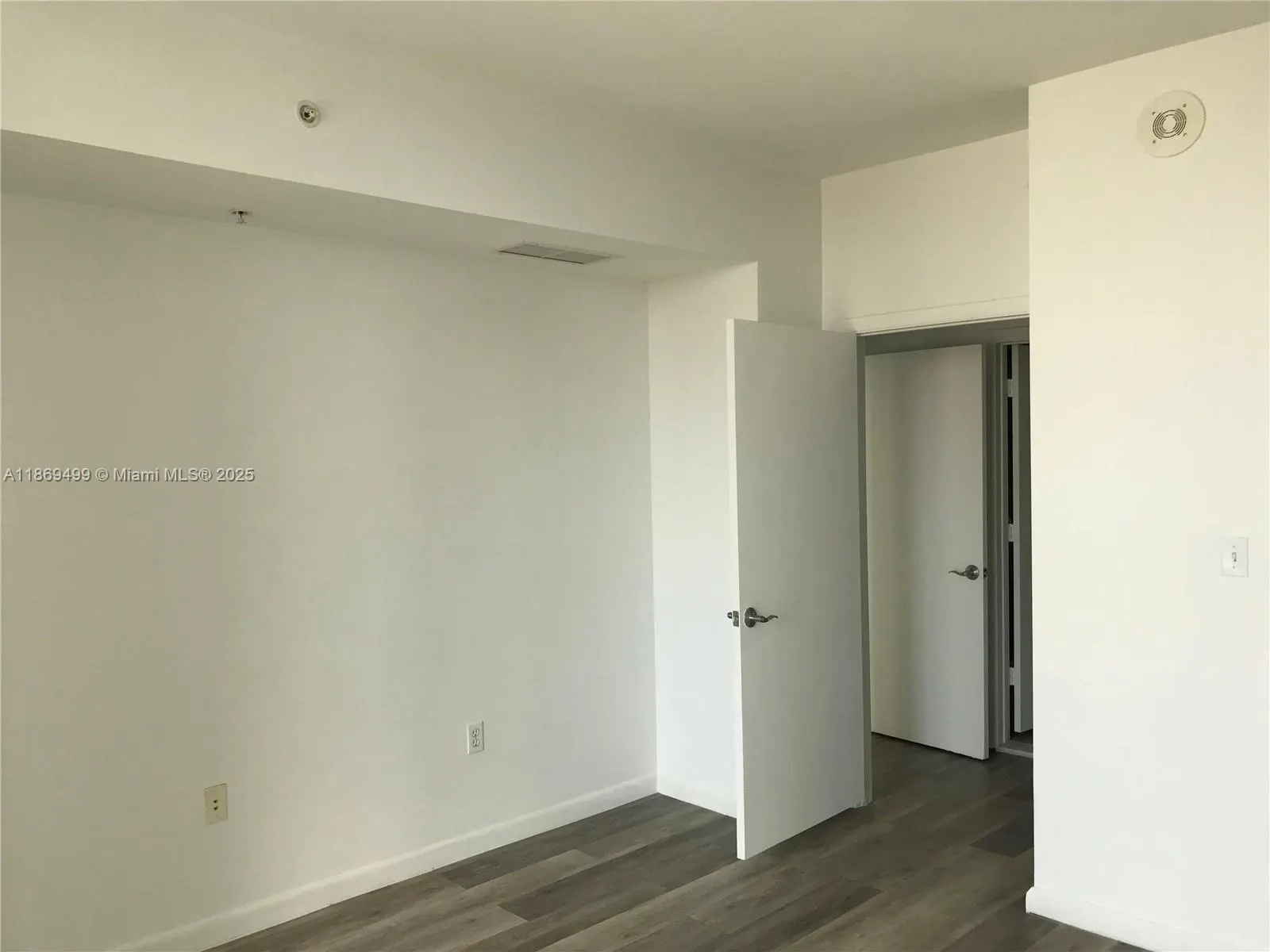 244 Biscayne Blvd, #1104