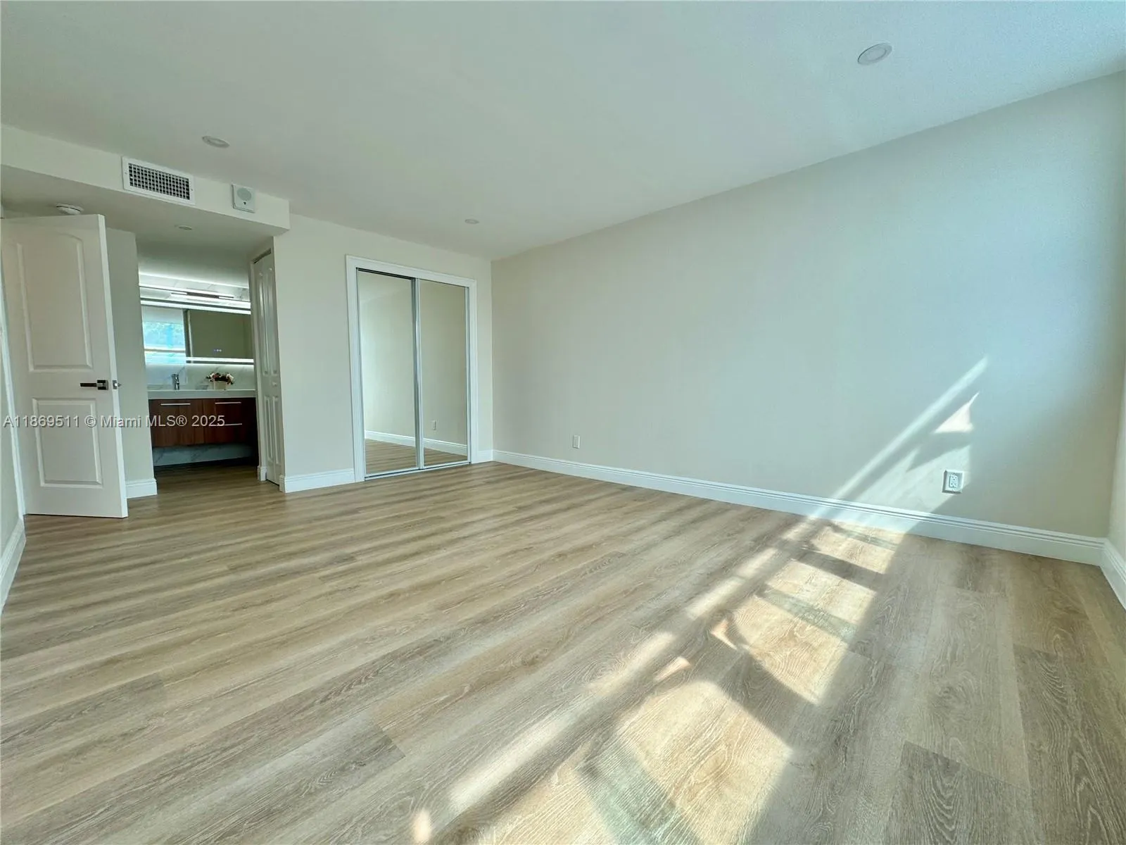 16546 NE 26th Ave, #3G