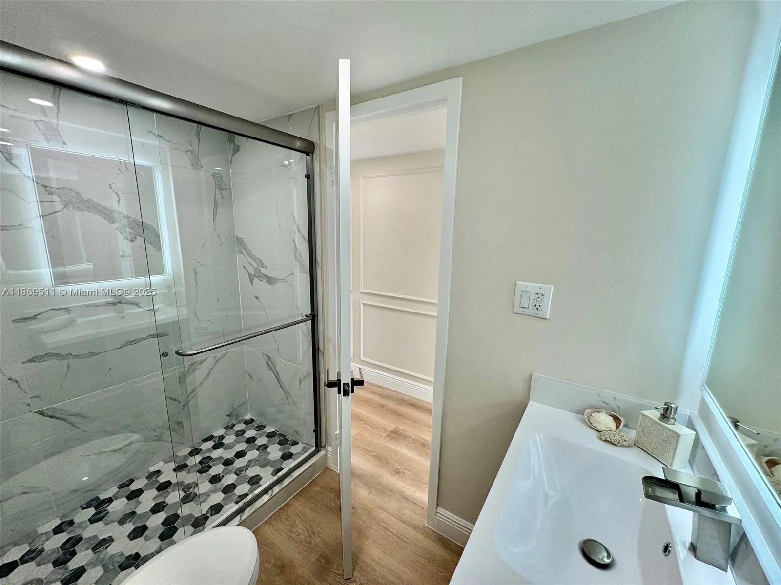 16546 NE 26th Ave, #3G