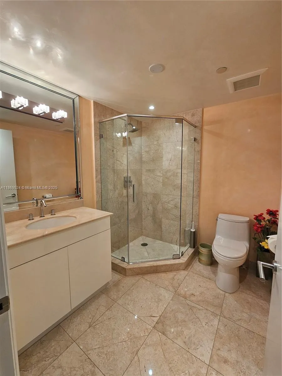 3201 NE 183rd St, #2607