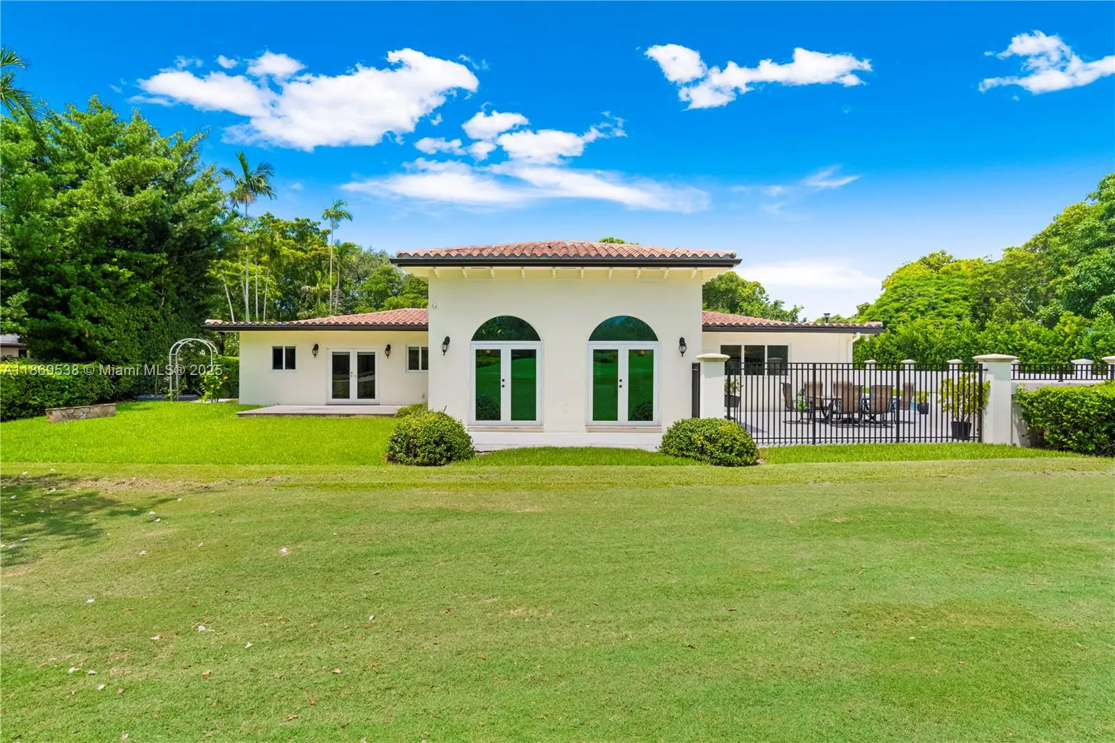 4001 Santa Maria St