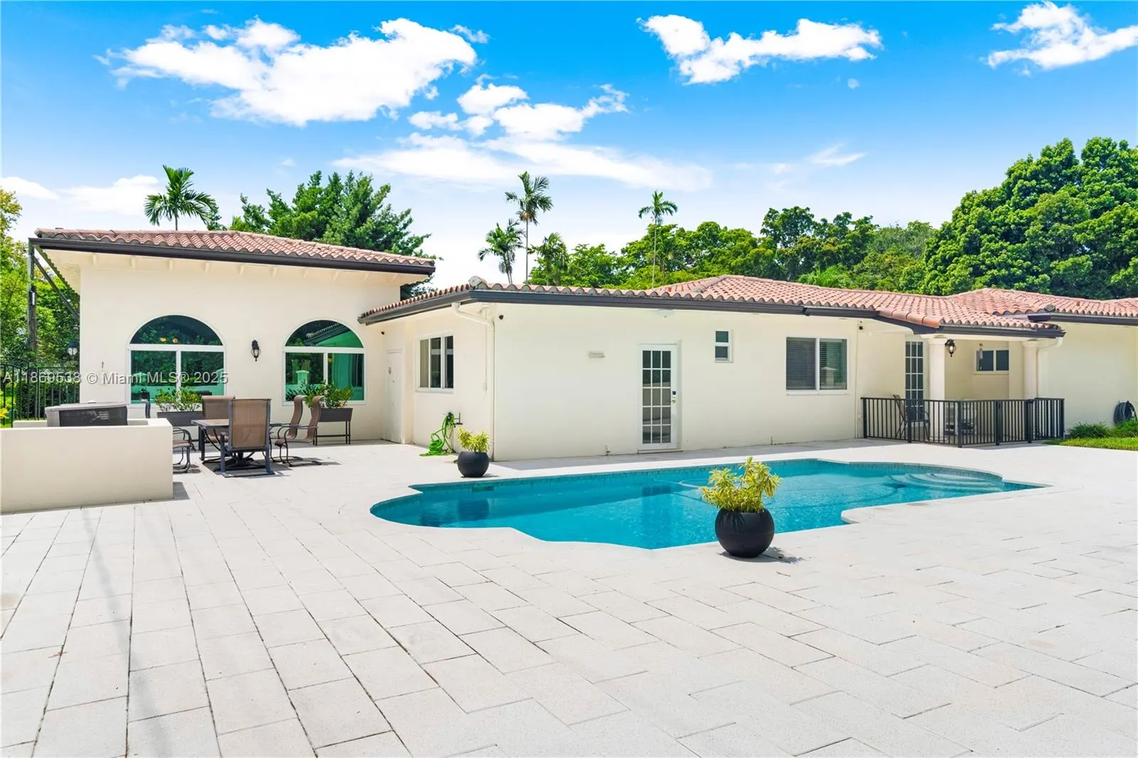 4001 Santa Maria St