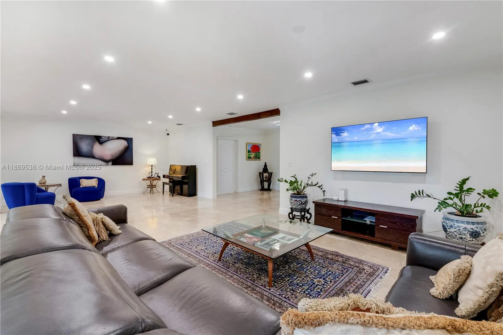 4001 Santa Maria St