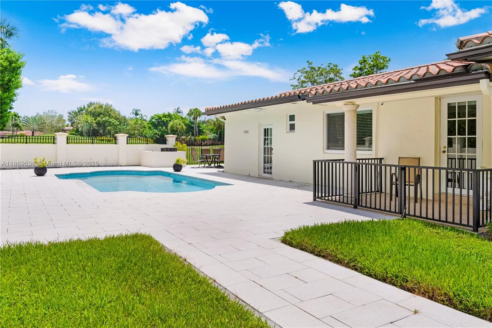 4001 Santa Maria St