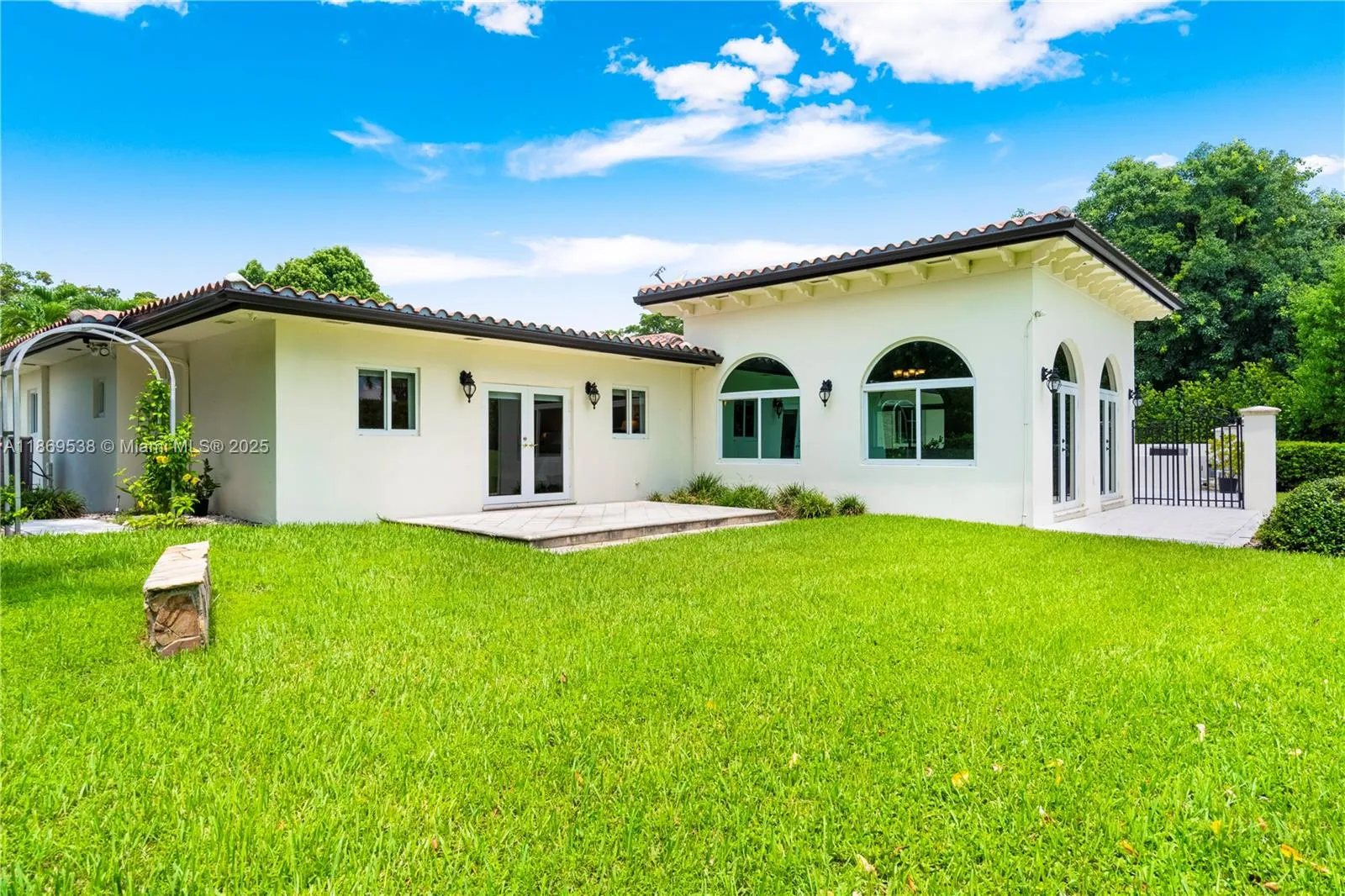 4001 Santa Maria St