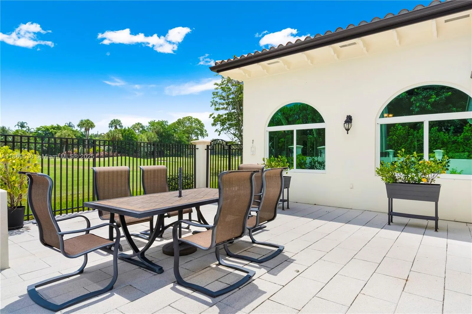 4001 Santa Maria St