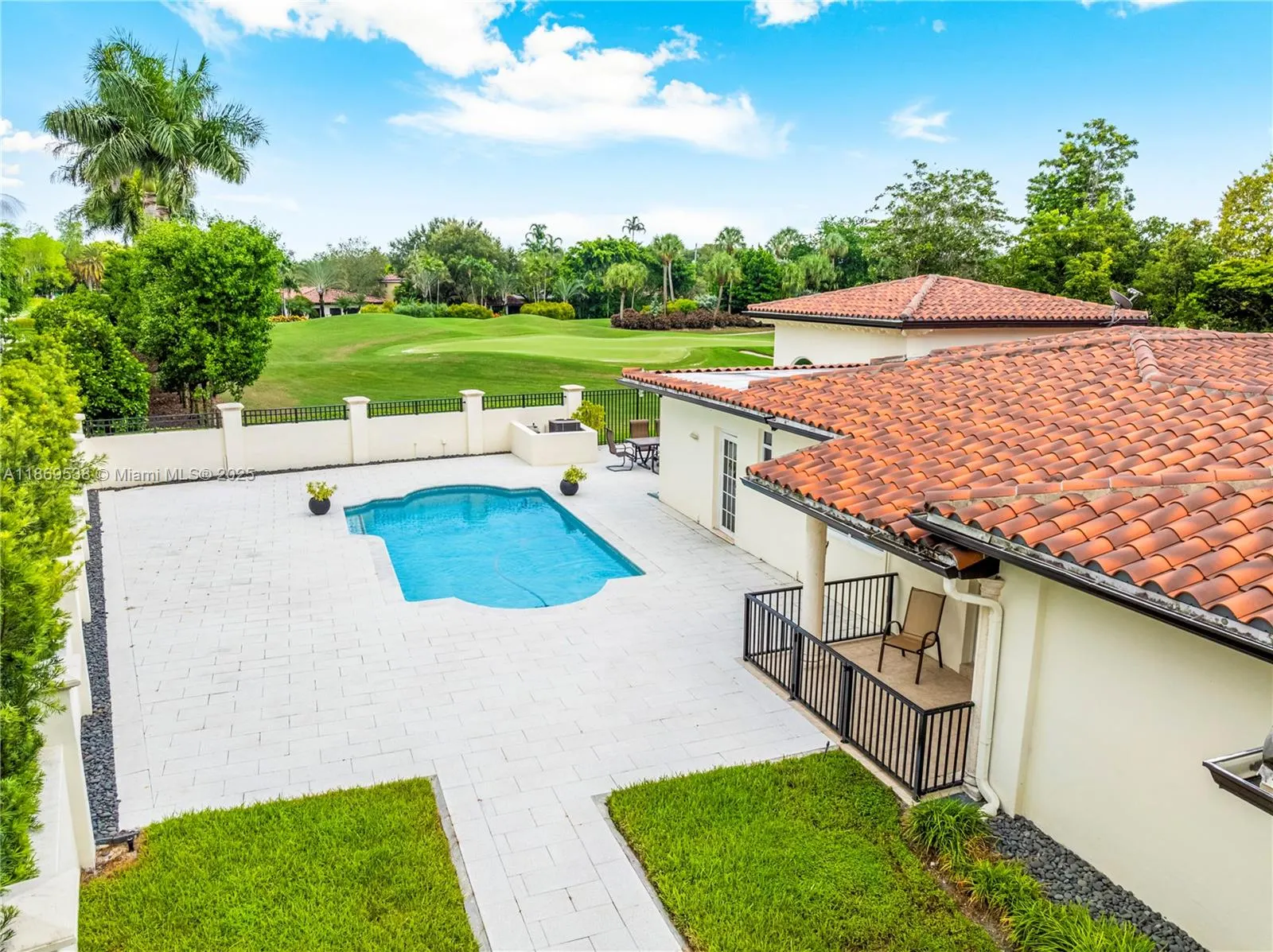 4001 Santa Maria St