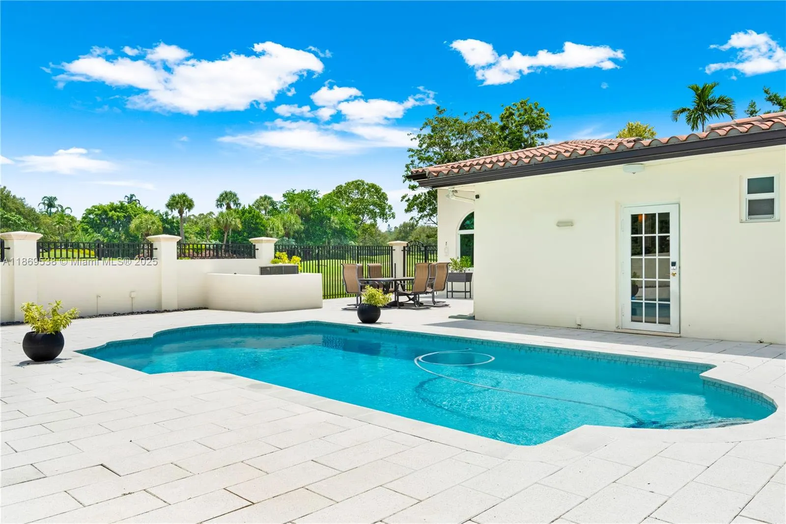 4001 Santa Maria St