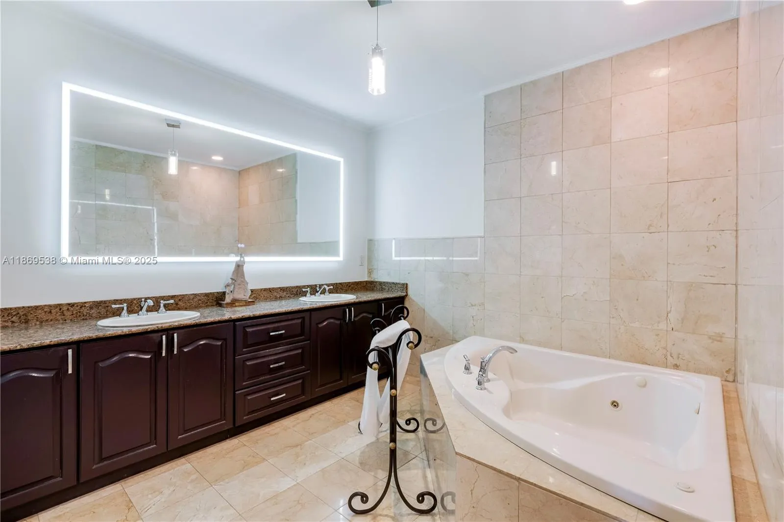 4001 Santa Maria St