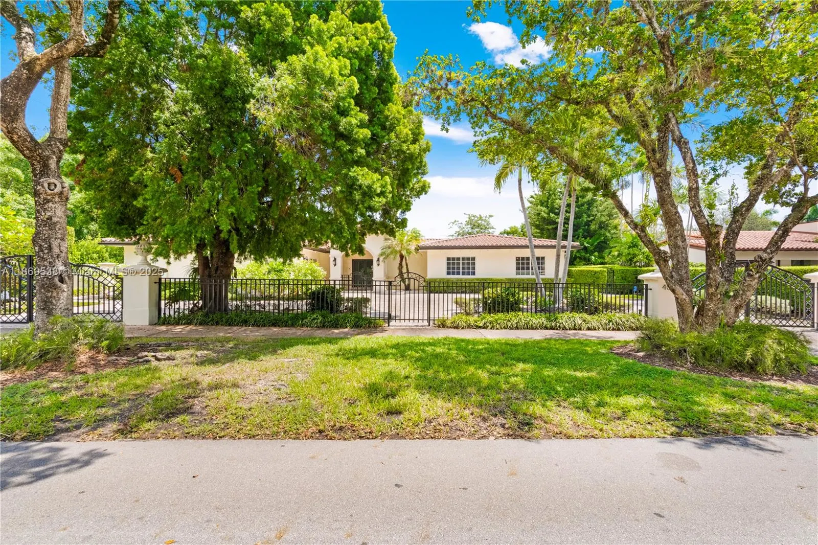 4001 Santa Maria St