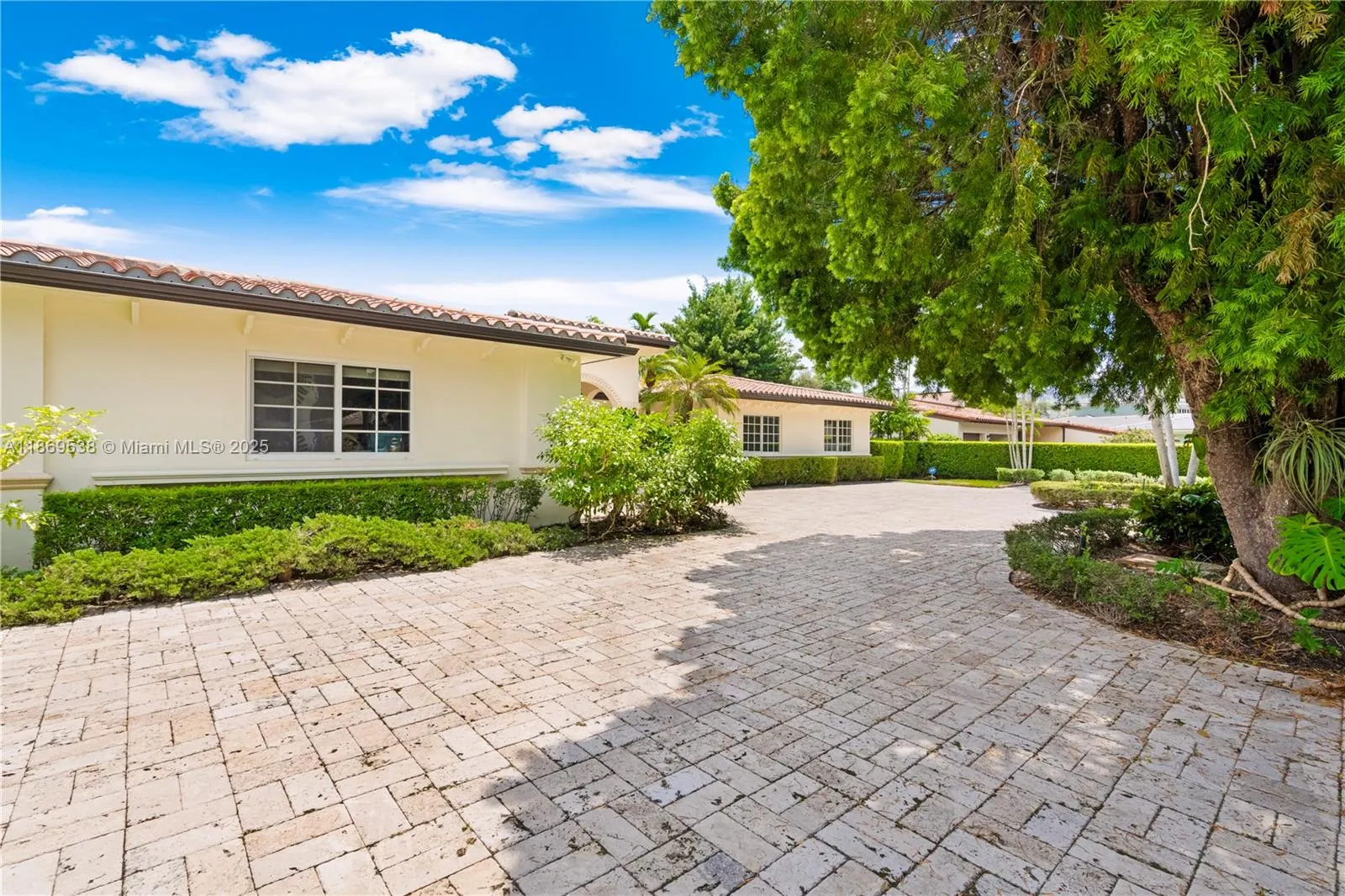 4001 Santa Maria St