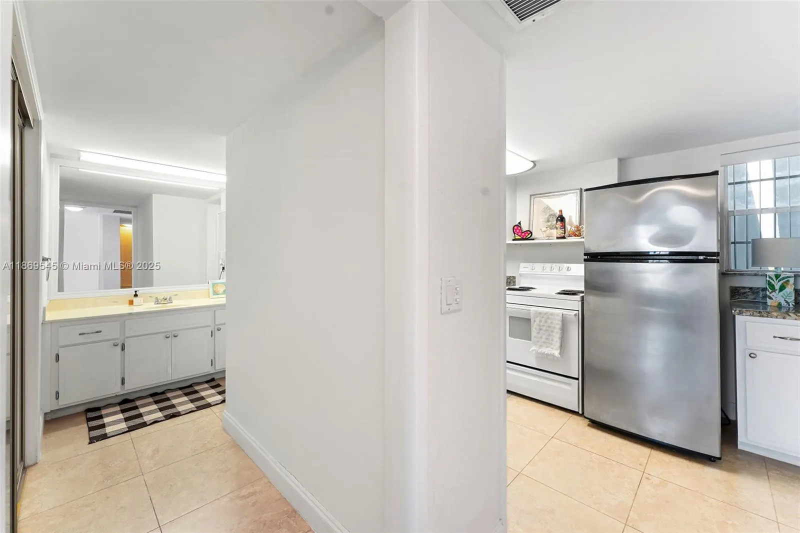 2508 Bay Dr, #305