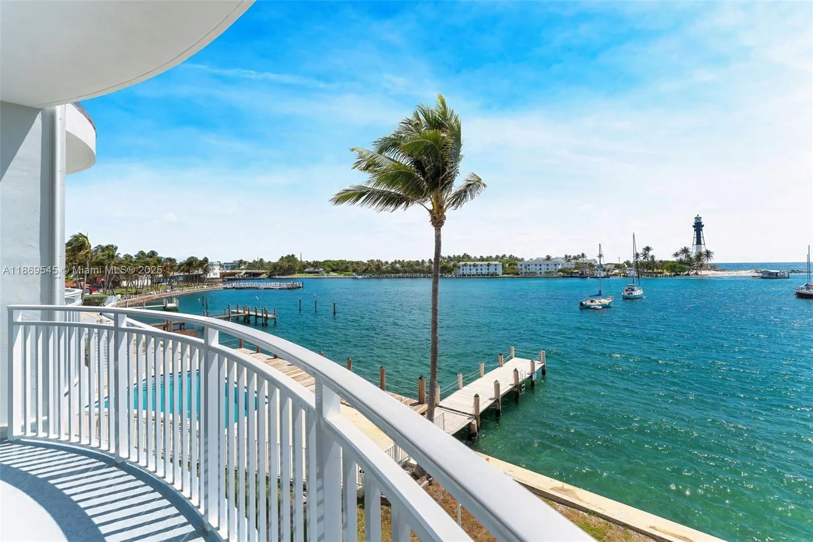 2508 Bay Dr, #305