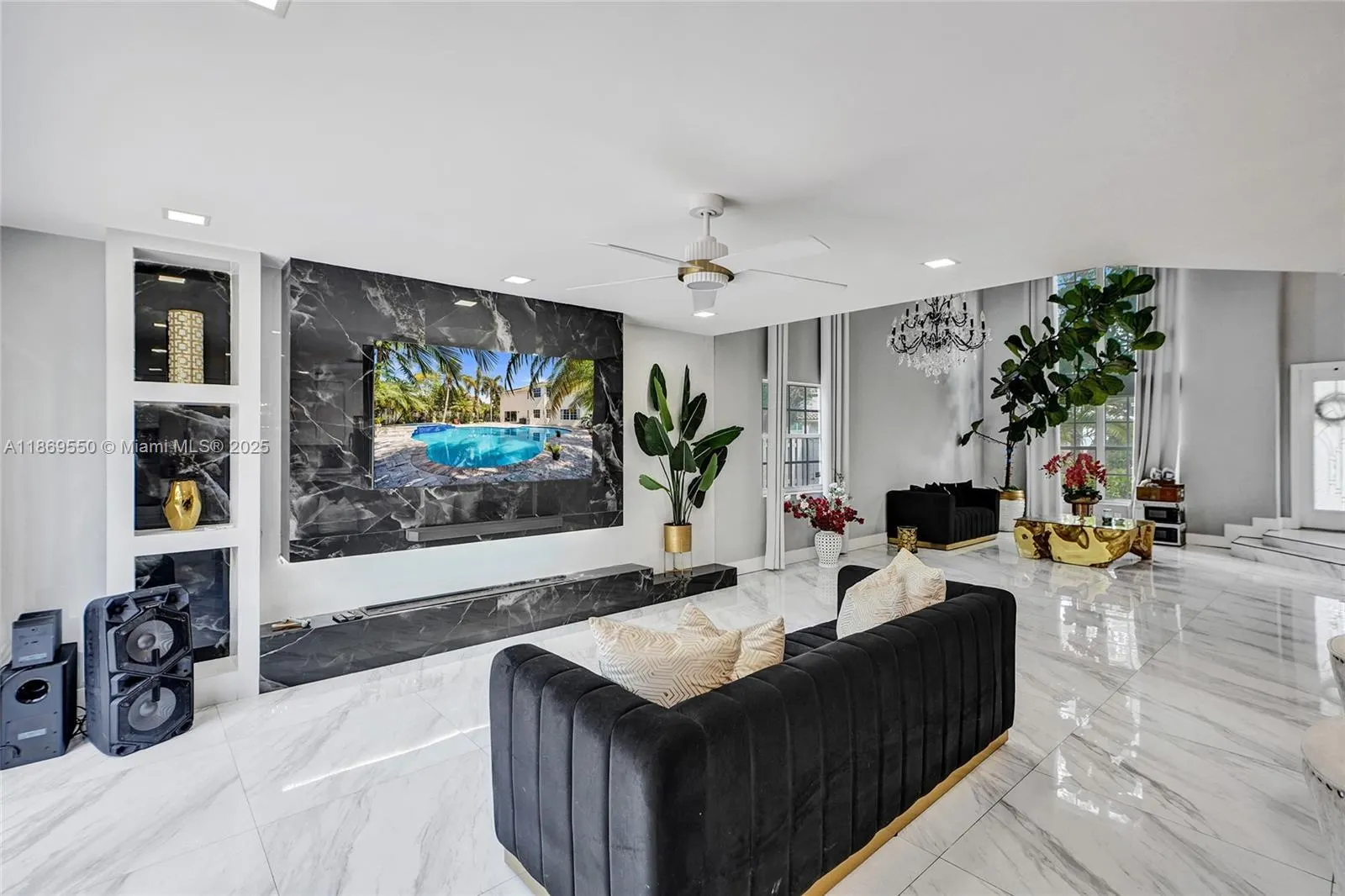 85 Gables Blvd