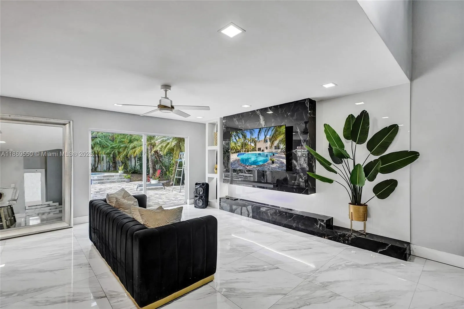 85 Gables Blvd
