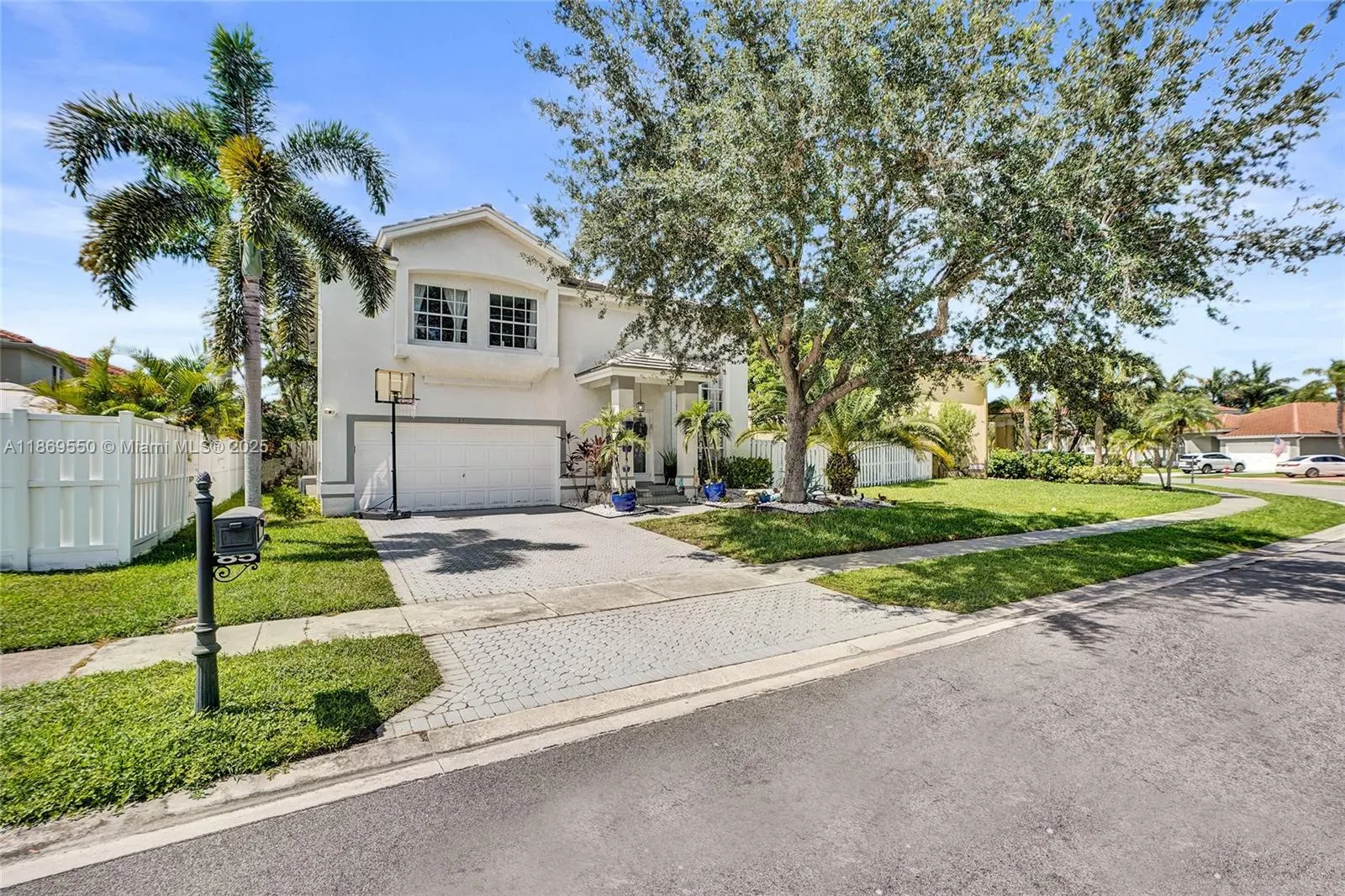 85 Gables Blvd
