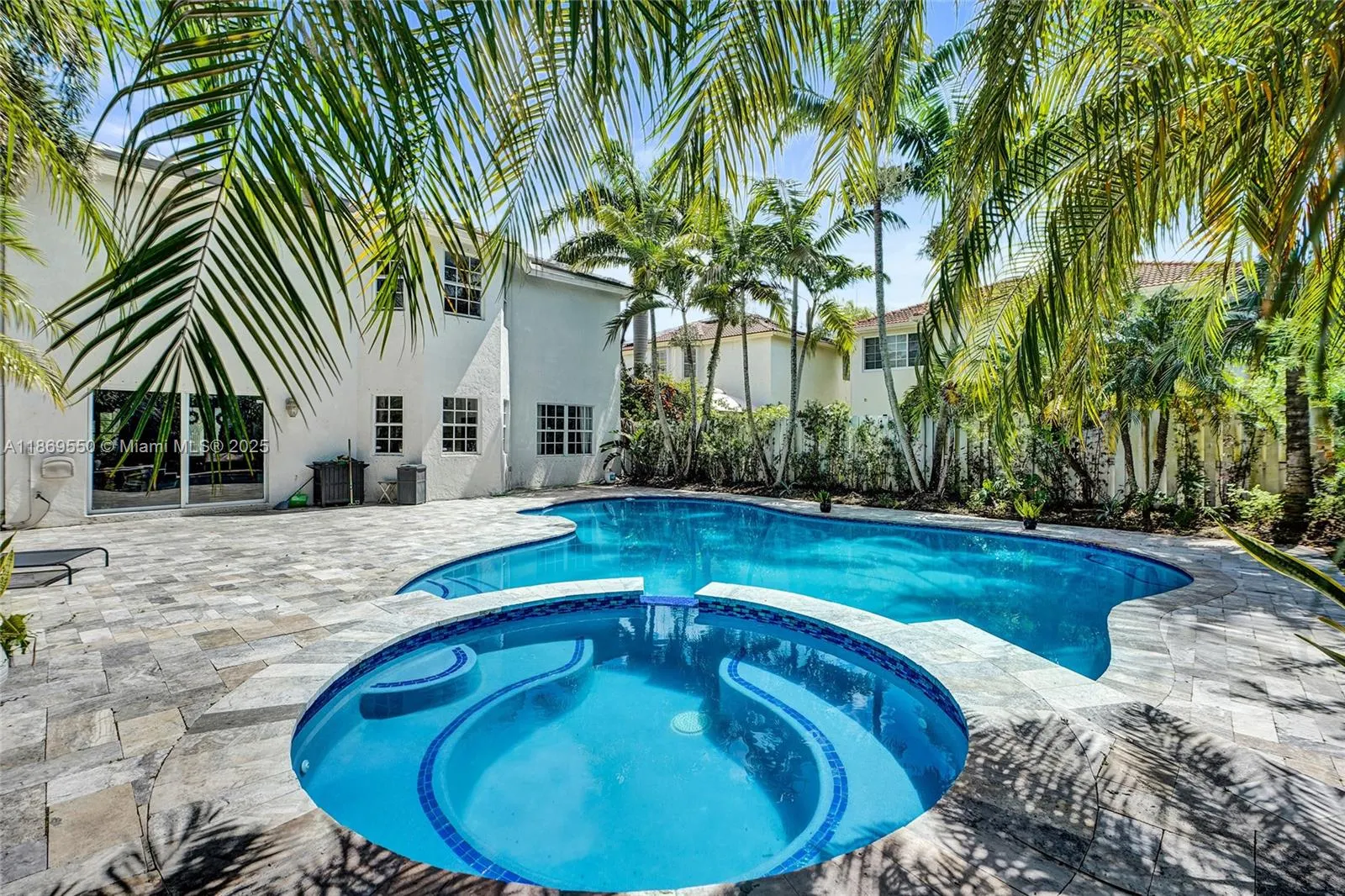 85 Gables Blvd
