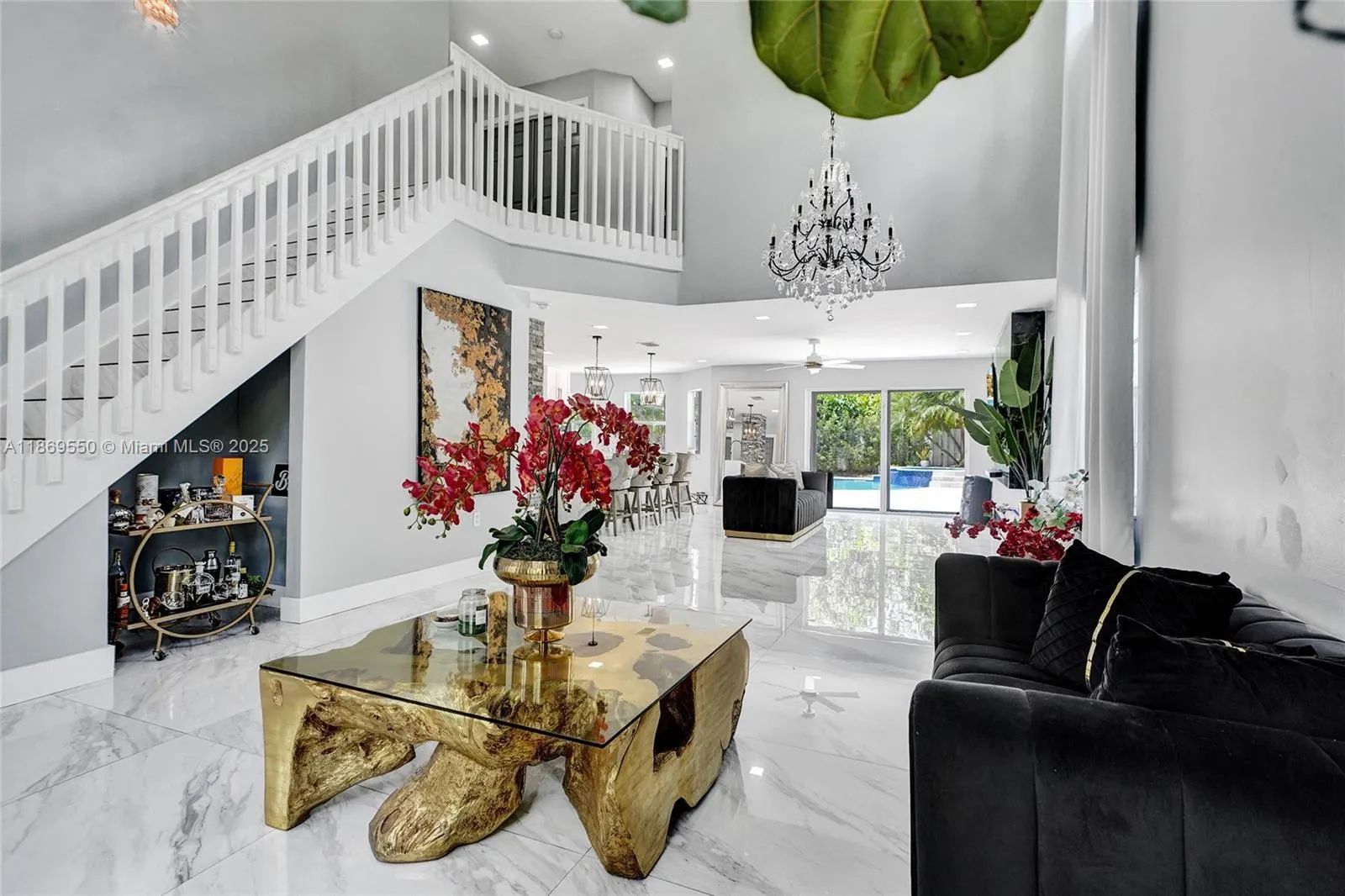 85 Gables Blvd